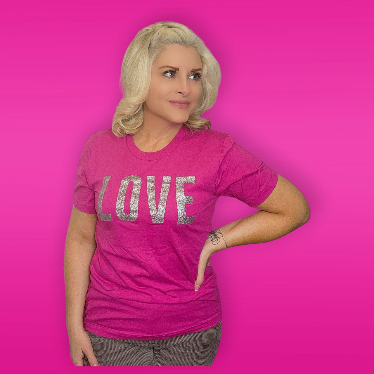 LOVE Tee